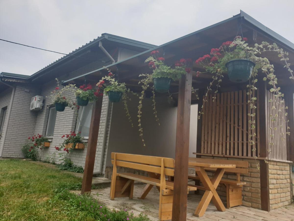 Udicarski Dom Usce Aljmas Bagian luar foto